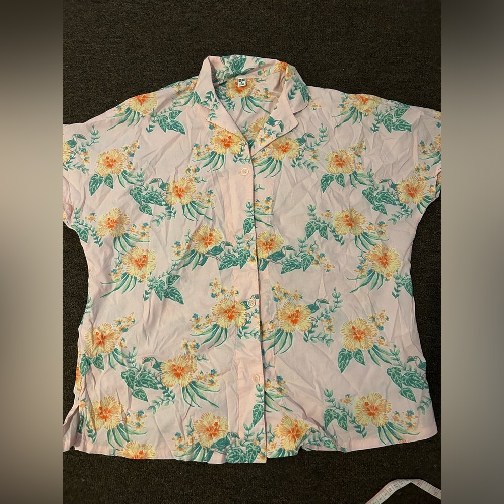 uniqlo Floral Hawaiian Button-Up collared pastel Shirt